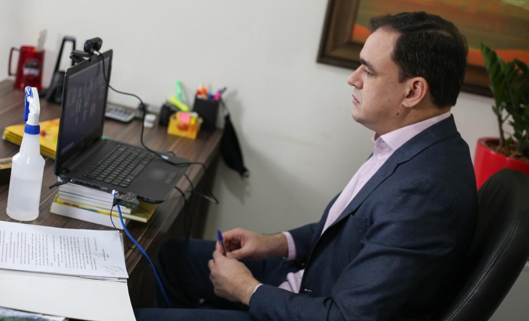 “É um desrespeito com a população, o que as agências bancárias estão fazendo”, afirma Daniel Zen